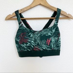 Patagonia- Women’s Green Switchback Sports Bra - M